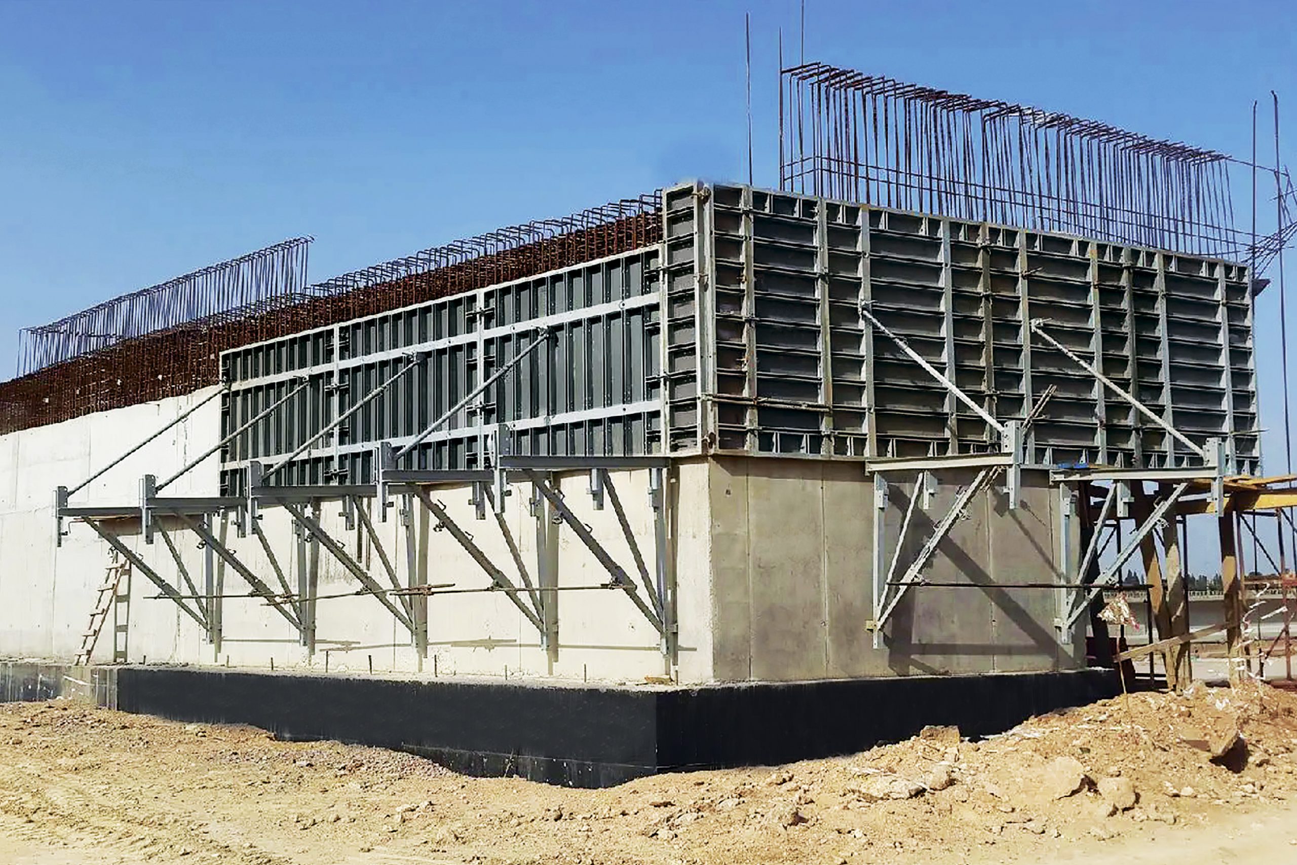 Крупнощитова опалубка